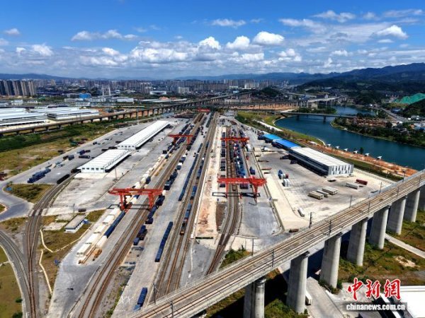 武汉世牛 湖南怀化国际陆港今年班列量破千列 货品结构显著优化